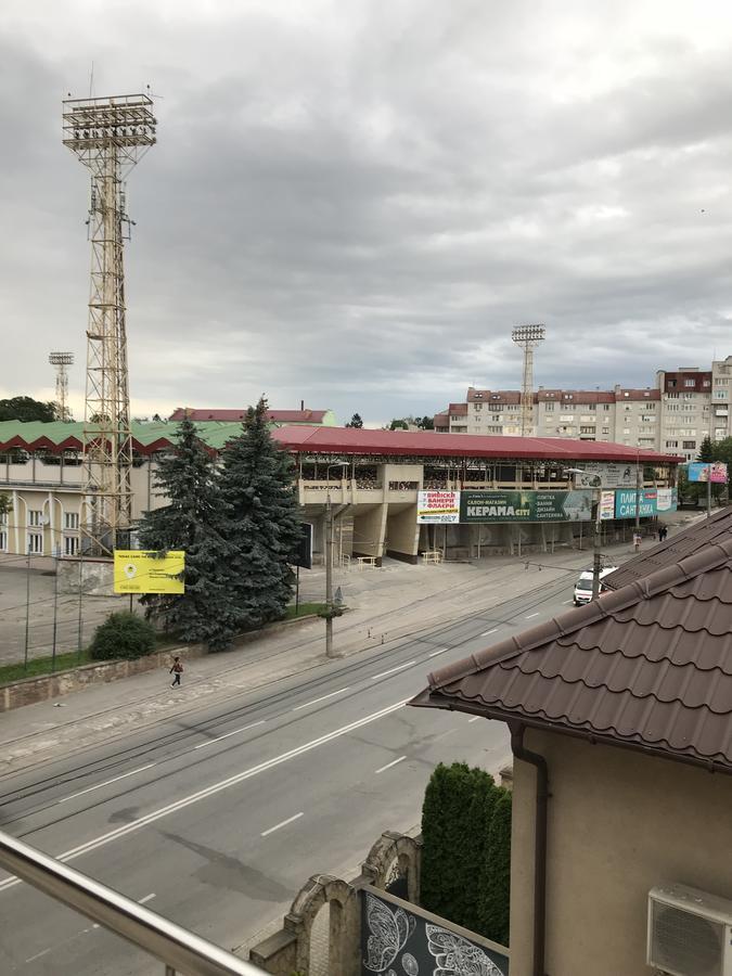 Дворівневі Апартаменти Antique Ternopil Exteriér fotografie